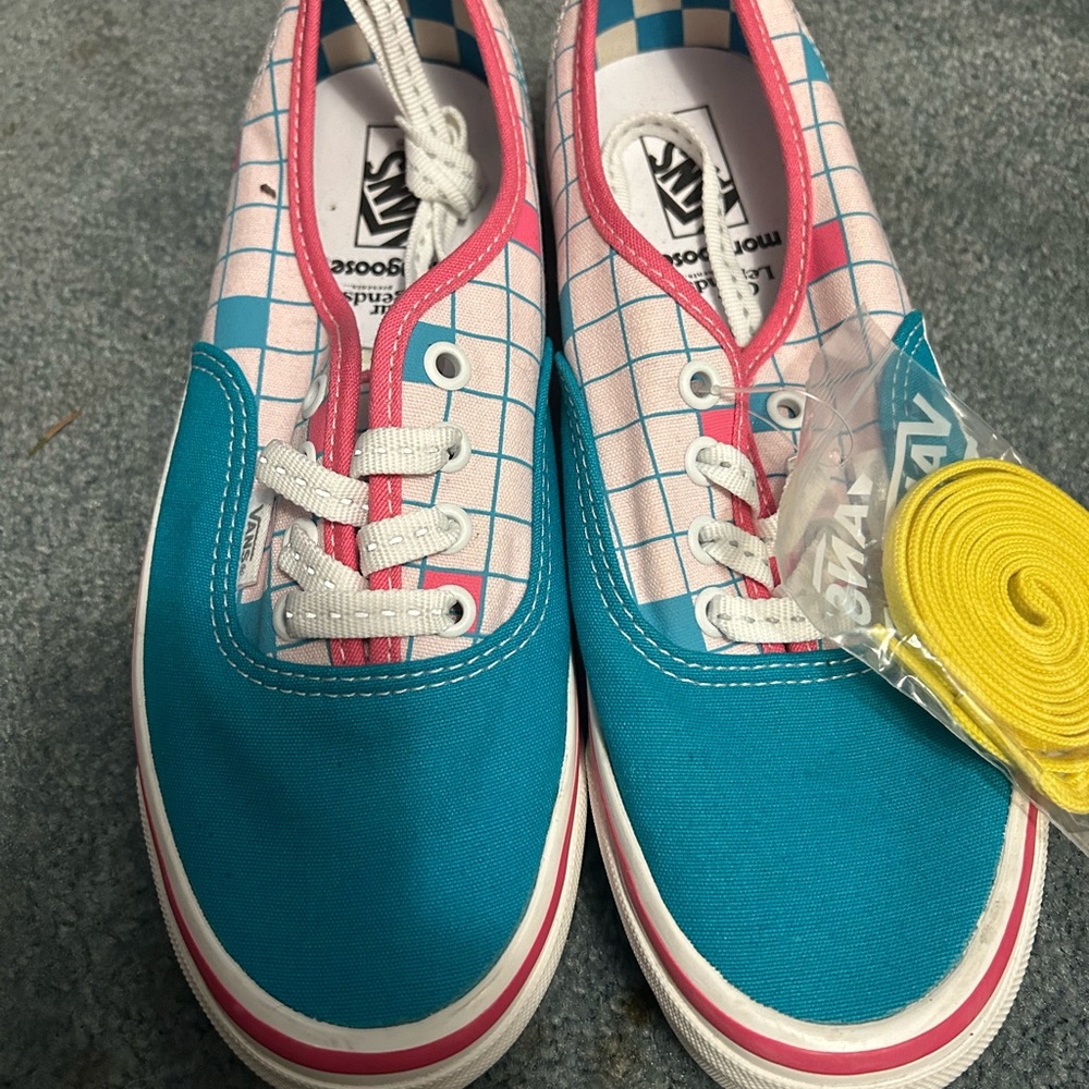 New Vans Teal and Pink Grid Sneakers with Yellow Laces Mongoose collab Ladies 8